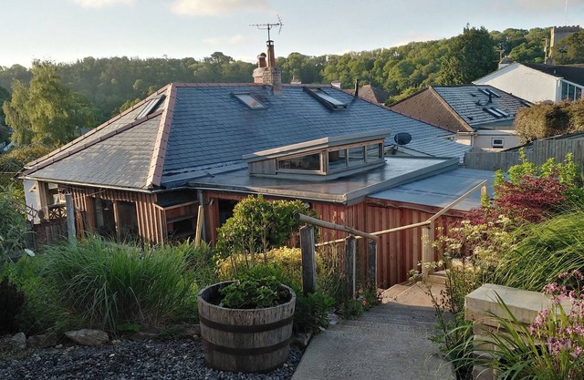 MERRYBANK, pet friendly, character holiday cottage in Stoke Gabriel