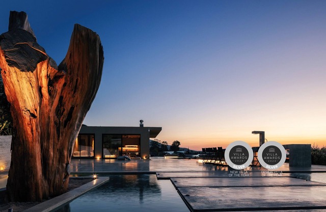Mesmerising sea views, 50m2 heated pool, high-end home cinema, minimal design