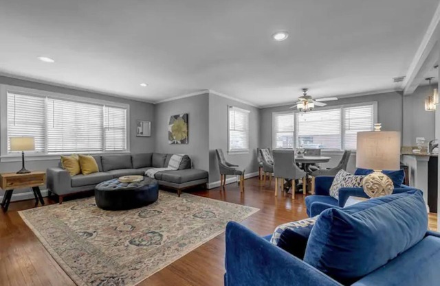 Meticulous Main St Ranch 3 Bd Lux Apt Front Unit