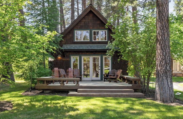 Metolius River Resort Cabin 11 Luxurious cabin on the Metolius River & fireplace