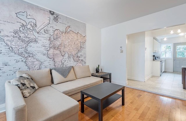 Metro Sauvé - Cosy apartment - 2 Bedrooms Queen beds