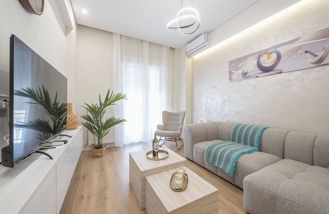 MetroLink Athens Luxurious Apartment-2BD,2BR-Fast WiFi