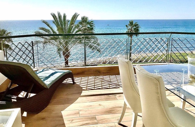 MI CAPRICHO 17 Beachfront Apartment