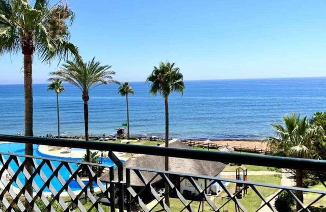MI CAPRICHO, Beach Front Apartment P.14 3ºB