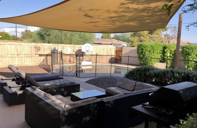 Mid-Century Modern Oasis . HEATED Private Pool . Misters . Ping Pong . Central
