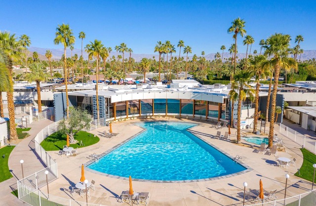 Mid Century Modern Villa Condo. 1957 Twin Palms - Downtown - South Palm Springs!