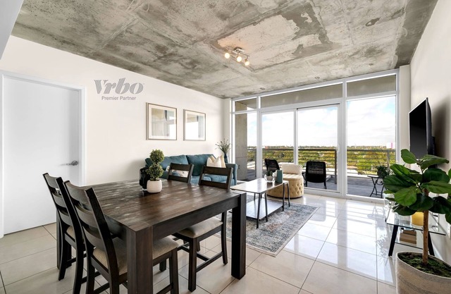MIDBLOCK RESIDENCES BY IMD MIAMI VACATION RENTALS 2BR/2BA FREE PARKING