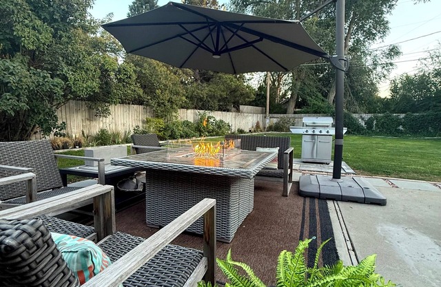 MidCentury Modern Oasis/SE Boise/Golf Putting green!