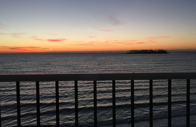 Milford Beach House - Newer Construction!