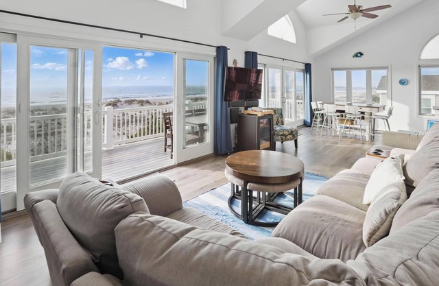 Million Dollar BeachFront 177 Five Star, Aug 23-30 avail good value