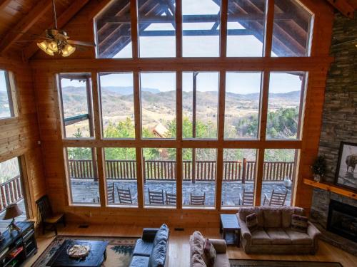 Million Dollar View - Hot Tub, and Sauna!