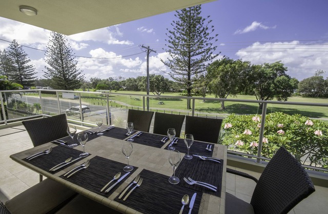Ming 3 - Unique, elegant, well appointed, luxury accommodation, opposite beach