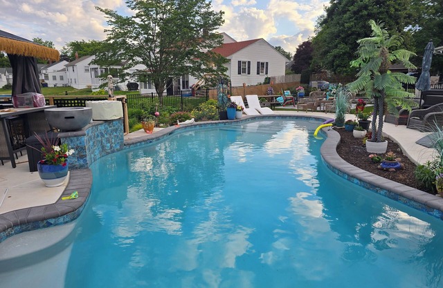 Mini Aruba Glamper inDover with WiFi, AC and guest access to backyard oasis