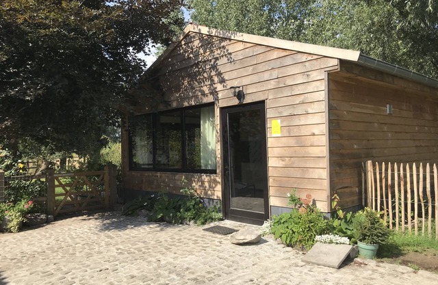 Mini house 2 to max. 4 people with garden, large terrace and free parking