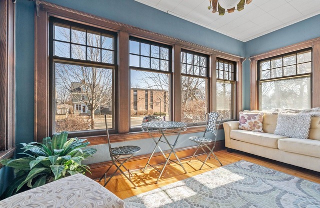 MINNeSTAY* Uptown Urban Living