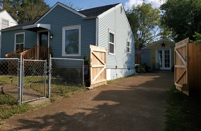 Mins to Downtown Nashville | Make Music City Memories in This Cozy Cottage