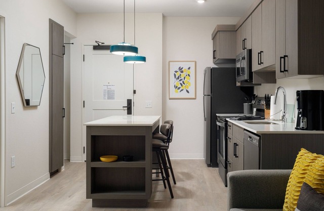 Minutes from Research Park, Downtown, Space and Rocket Center, Bridgestreet