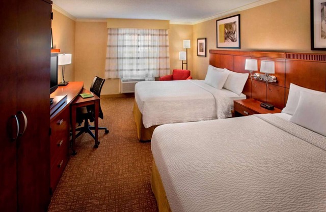Minutes to Popes Landing! 3 Family-friendly Units w/Starbucks & Free Parking!