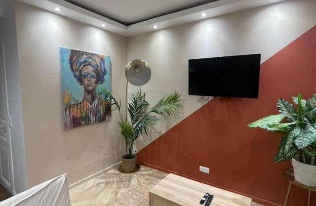 Mira - Sublime Apartment Close to Train Station