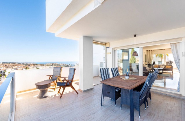 Miraflores Golf Garden | Golfside Comfort & Ocean Views in Sunny Mijas Costa
