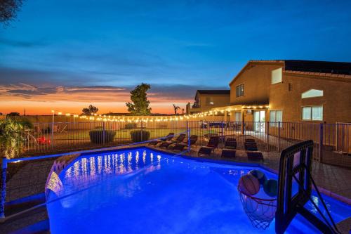 Mirage Peak Manor Luxury Villa Pool Spa Games Hosted by Relaxtay