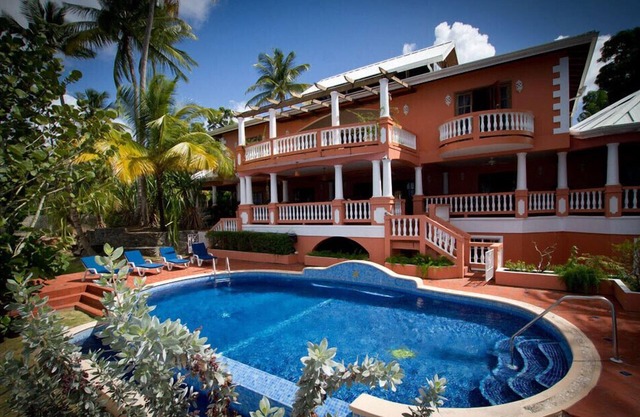 Mirage - Scenic Seaside Villa with 7 Spacious Bedrooms
