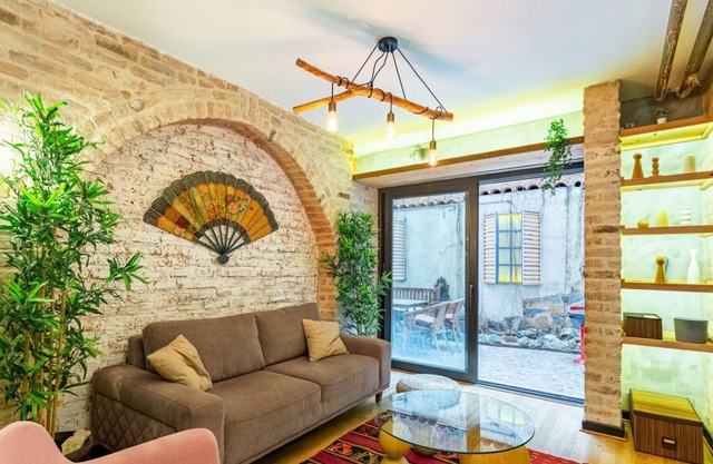 Missafir Apartment with Backyard in Nisantasi