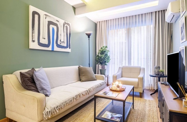 Missafir Flat with Superb Location in Nisantasi