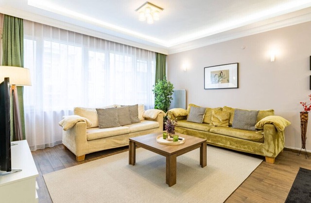 Missafir Sleek and Central Flat in Nisantasi