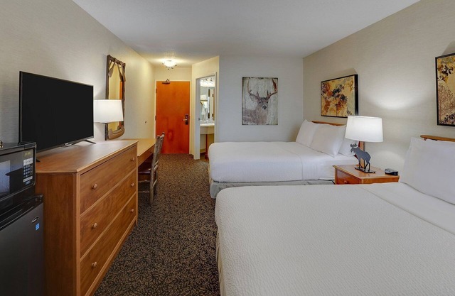 Mississippi River Haven! Hot Breakfast & 24/7 Coffee Service | 2 Units