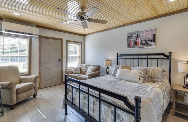 Missouri Vacation Rental Retreat: Walkable Area!