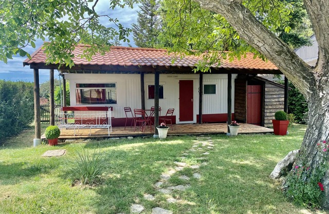 Mobil Home Sous Abris en Bois au Calme à la Ferme
