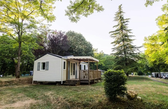 Mobilheim 2 Schlafzimmer CONFORT - halb überdachte Terrasse 4 Personen