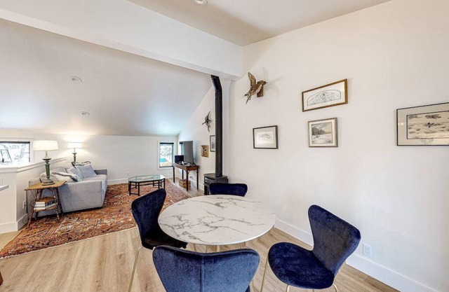 Mod 1BD West Ketchum Condo - near downtown & Sun Valley ski lifts
