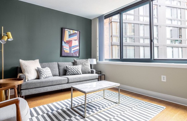 Mod Mount Vernon 1BR w/Gym, Pool, nr. Convention Center, by Blueground