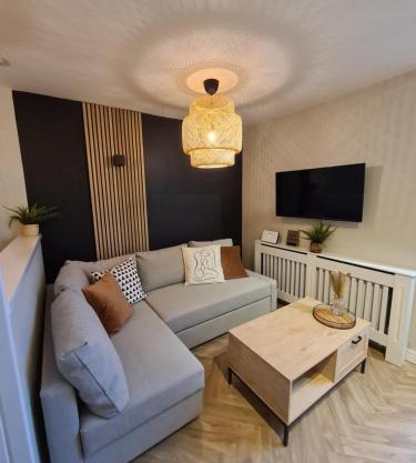 Modern 1 bed apartment next to beach and golf course