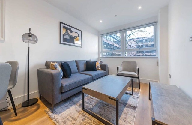 Modern 1 Bedroom Apartment in East Grinstead