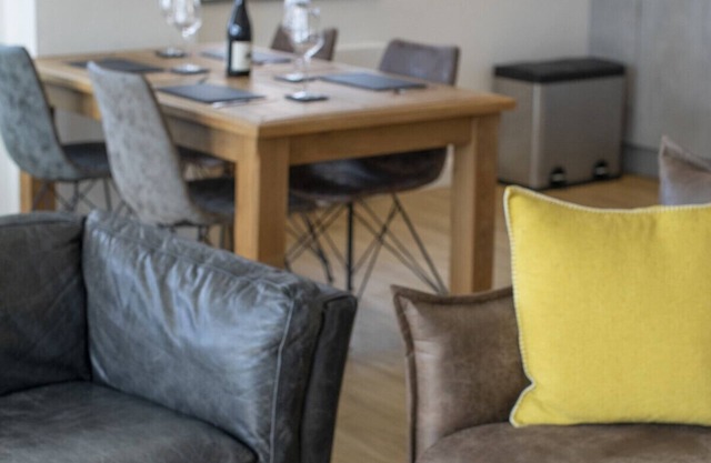 Modern 2 Bed Apartment in Old Town Swindon