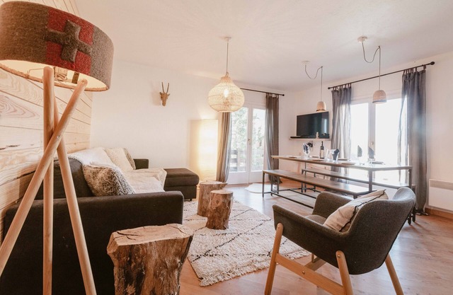 Modern 2 bedroom apartment for 4/6 with easy piste access