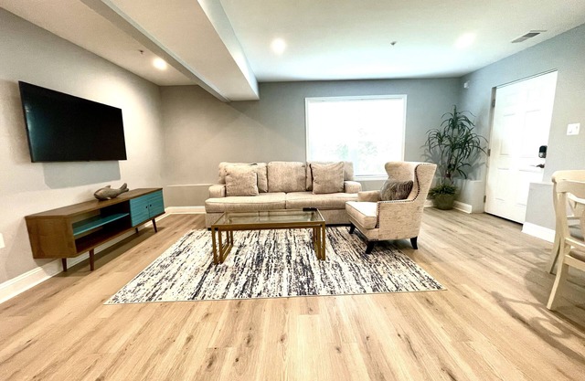 Modern 2 bedrooms house in prime location