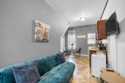 Modern 2br 10 Mins To Metro