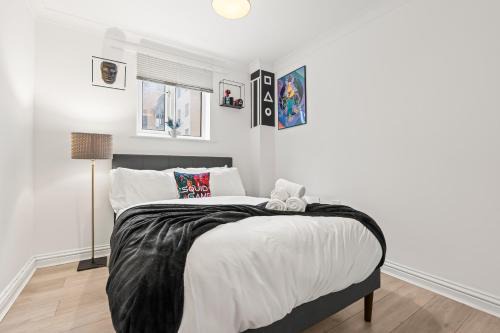 Modern 2BR Apartment Near Canary Wharf Ideal for Business Travelers