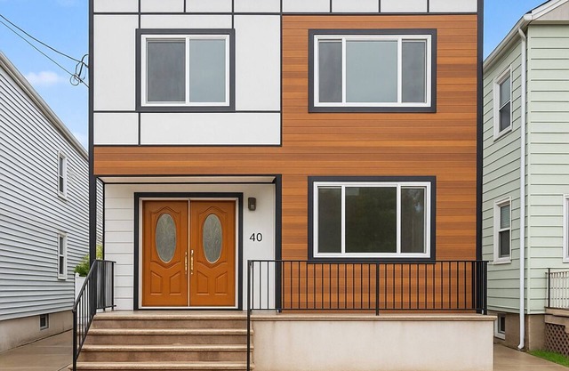 Modern 2BR + Office Near NYC W/Parking - Sleeps 6