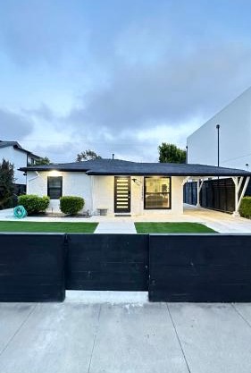 Modern 2BR Stylish & Cozy Unit