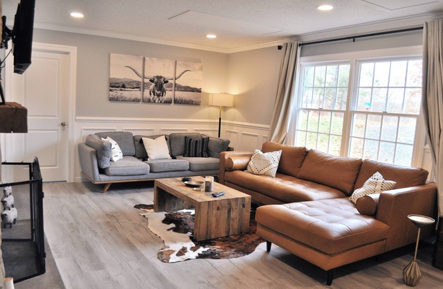 Modern 3-bedroom farmhouse with AC and WiFi in East Stroudsburg