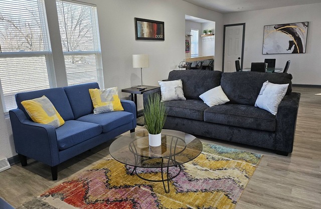Modern 3-bedroom, 3 minutes to DMS international Airport.