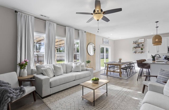 ✨MODERN 3 BEDROOM W/PLENTY AMENITIES TO ENJOY!✨