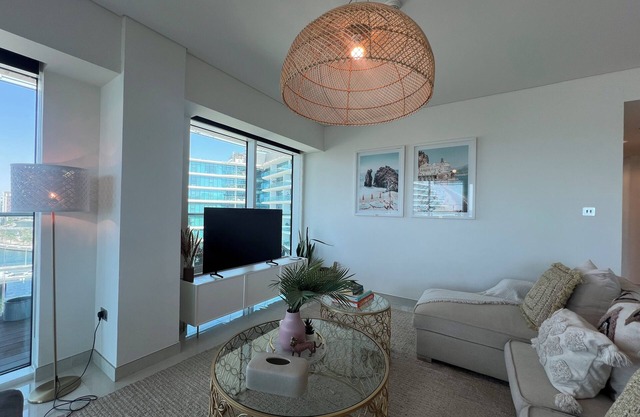 Modern 3Bedroom, Al HAdeel, Al Rahah Beach