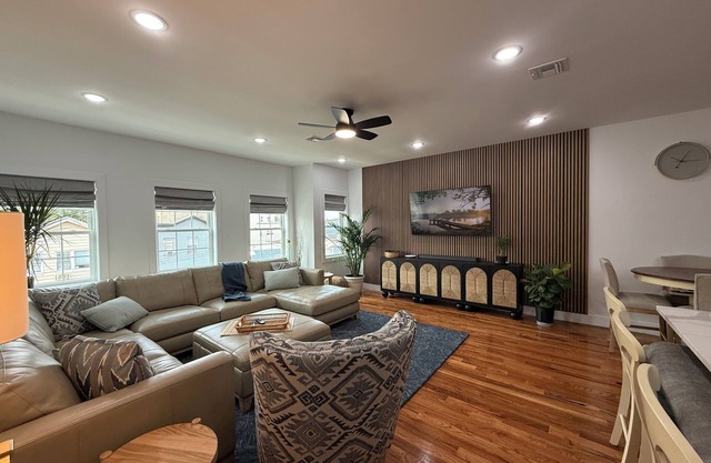 Modern 3br/2ba house in Bayonne, NJ. Minutes to NYC