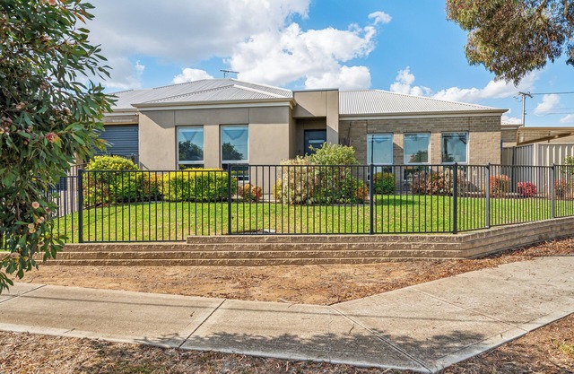 Modern 3BR 2Bath 10min CBD Free Parking